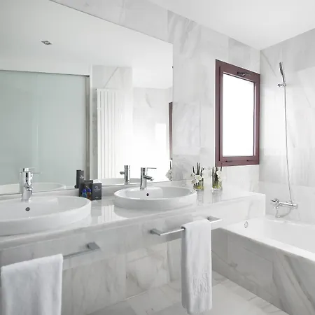 Hotel Masmonzon Hotel 4*