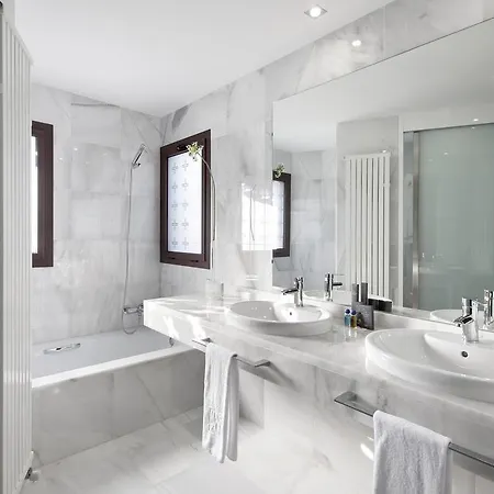 Hotel Masmonzon 4*